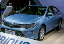 Automakers roll out Impressive Green Vehicles at Delhi Auto Expo Toyota Camry Hybrid